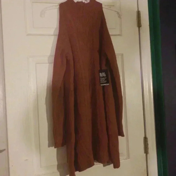 Express dress - Picture 1 of 3